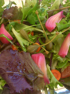 Una foto de Ensalada multicolor muy saludable