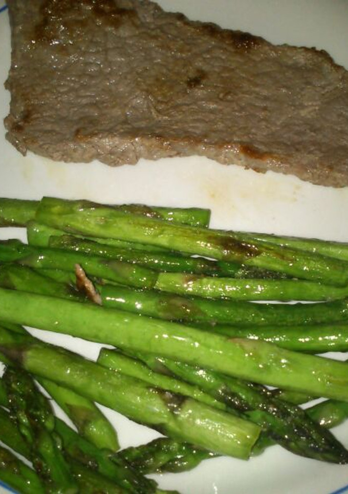 Una foto de Filete de ternera con espárragos para diabéticos