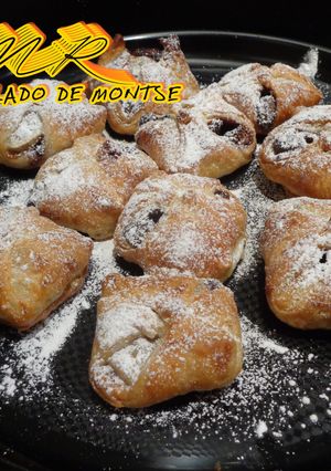 Una foto de Cestitos de chocolate y plátano