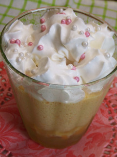 Una foto de Espuma de crema de vainilla con melocotones para dieta