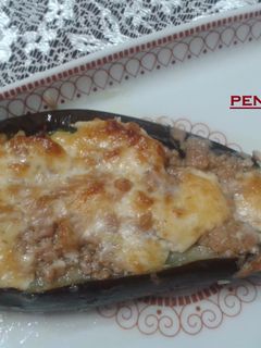 Una foto de Berenjenas en salsa verde y atún gratinadas con mayonesa