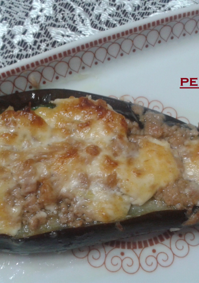 Una foto de Berenjenas en salsa verde y atún gratinadas con mayonesa