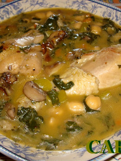 Una foto de Potaje de acelgas con pollo, garbanzos y setas