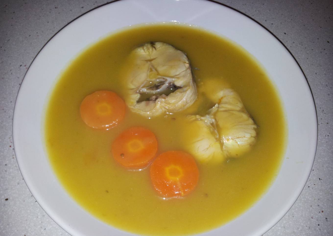 Merluza con crema vegetal ligera y rápida