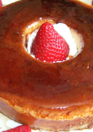 Una foto de Flan de pera con zumo de lima