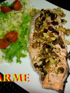 Una foto de Filete de trucha con frutos secos en papillotte