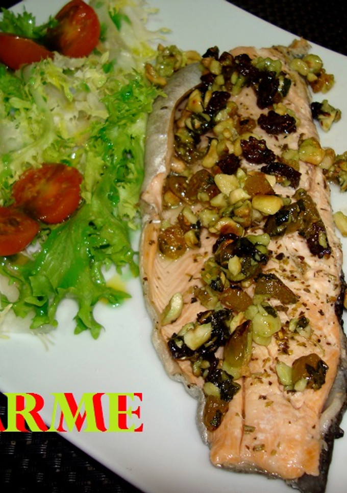 Una foto de Filete de trucha con frutos secos en papillotte