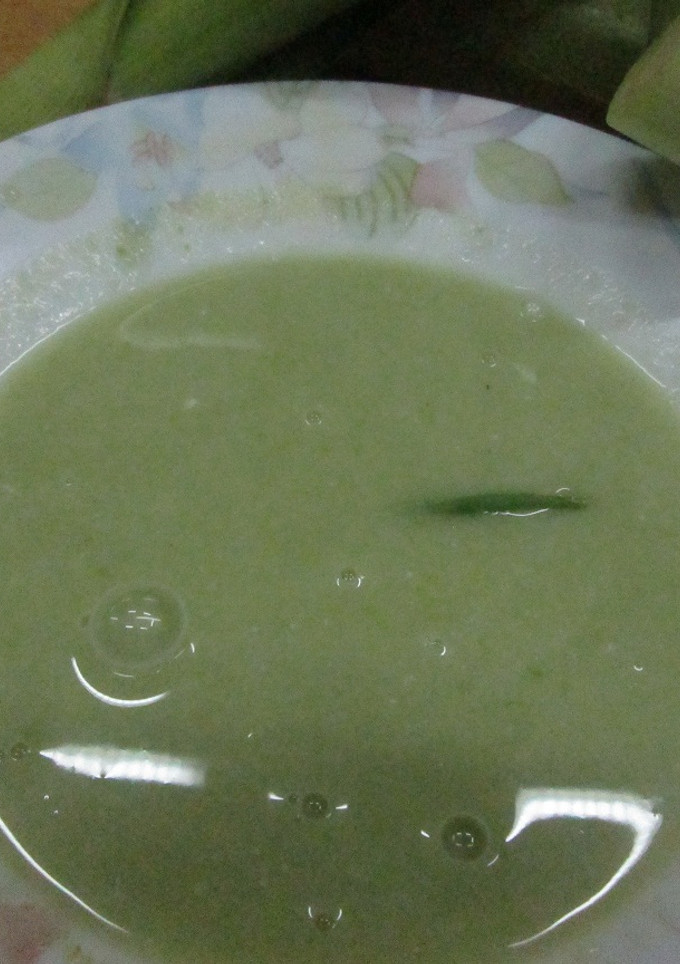 Una foto de Sopa crema de calabacín y puerros