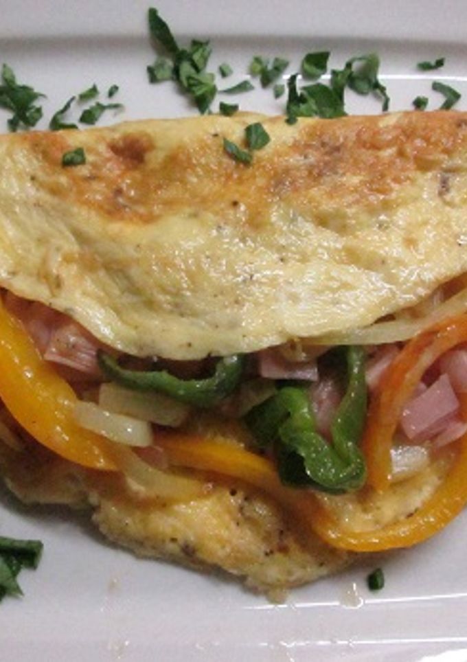 Una foto de Omelette con pimientos, cebolla y jamón york
