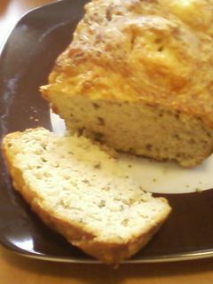 Una foto de Pan de hierbas y queso
