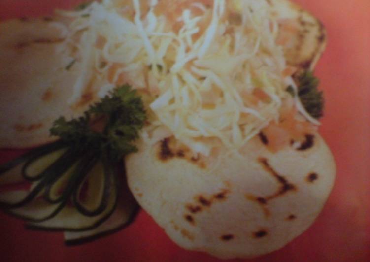 PUPUSA SALVADOREÑA DOÑA BLANCA