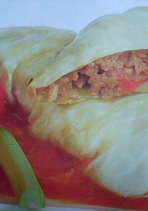 Una foto de ROLLITOS DE REPOLLO CON CARNE