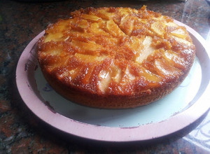 Una foto de Torta invertida de manzana