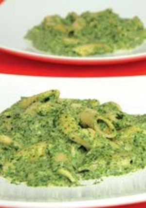 Una foto de Pasta con salsa de albahaca