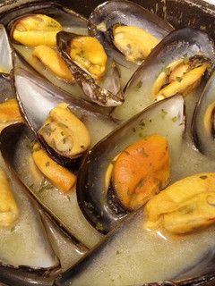 Una foto de Mejillones al perejil