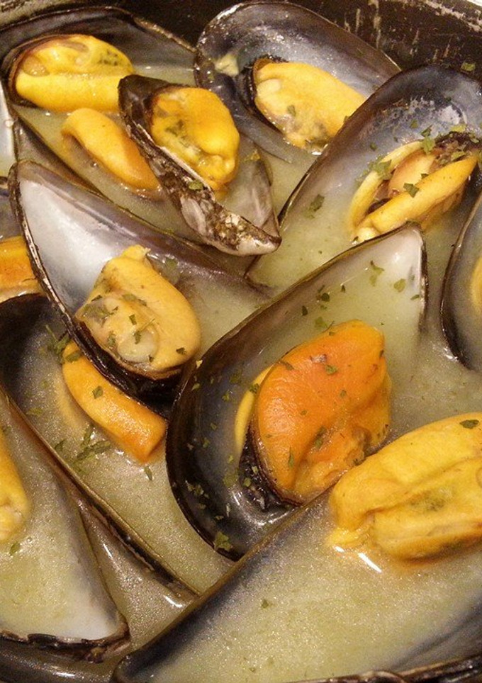 Una foto de Mejillones al perejil
