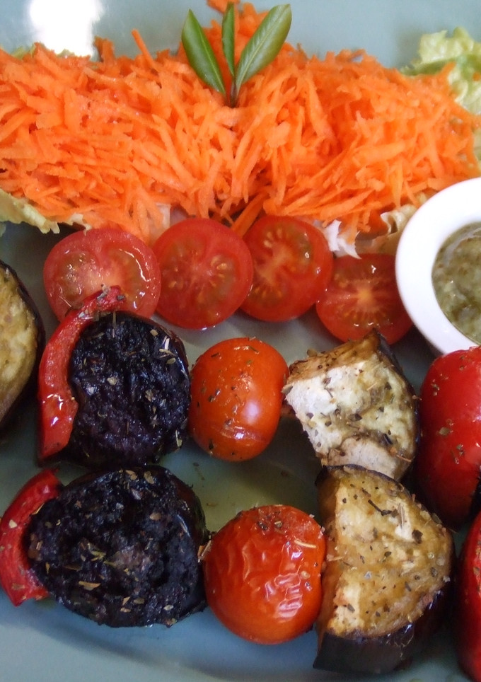 Una foto de Brochetas de morcilla con verduras