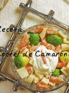 Una foto de Cóctel de camarones lux