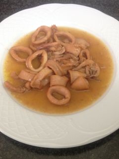 Una foto de Calamares en salsa AMC