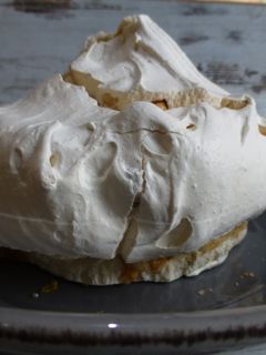 Una foto de Paulova o merengue