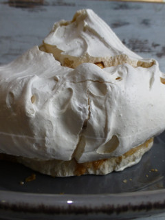 Una foto de Paulova o merengue