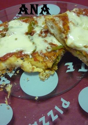 Una foto de Calzones rellenos con tres quesos y paleta cocida caseros