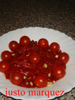 Una foto de Ensalada de pimientos rojos