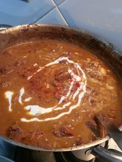 Una foto de Goulasch con setas