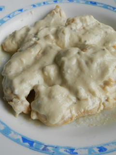 Una foto de Pechugas de pollo con salsa de gorgonzola