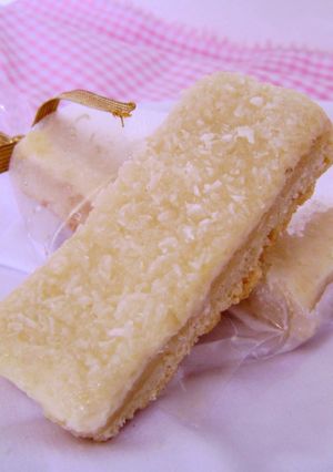 Una foto de Barritas de coco y chocolate