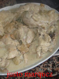 Una foto de Pollo con nata