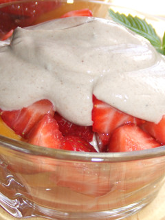 Una foto de Frutas con crema de cacao al aroma de aguardiente para dieta