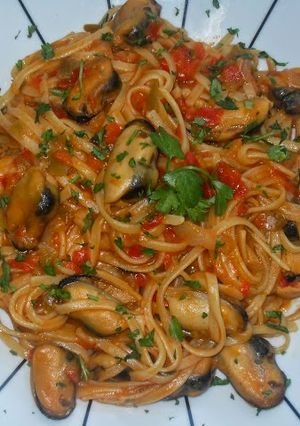 Una foto de Pasta con mejillones