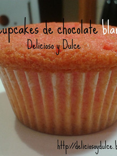 Una foto de Cupcakes o setitas de chocolate blanco