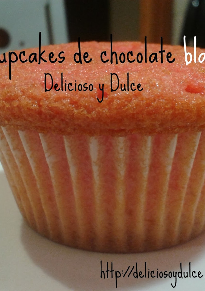 Una foto de Cupcakes o setitas de chocolate blanco