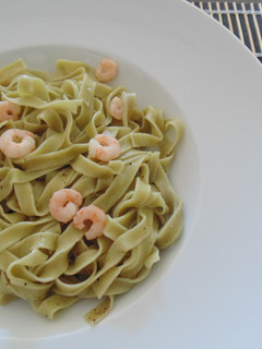 Una foto de Tagliatelli con gambas y toque picante