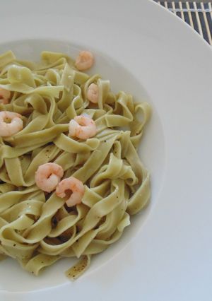 Una foto de Tagliatelli con gambas y toque picante