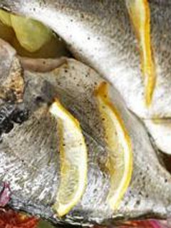 Una foto de Besugo al horno