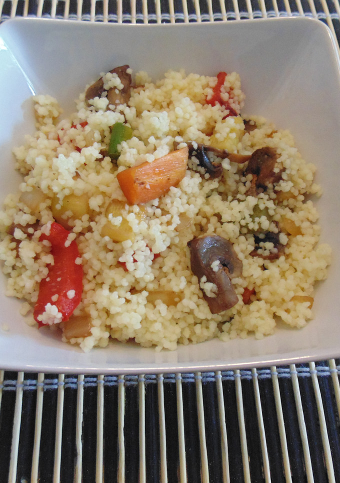 Una foto de Cuscús con wok de verduras rápido