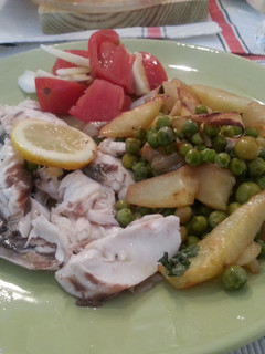 Una foto de Dorada al horno con verduras