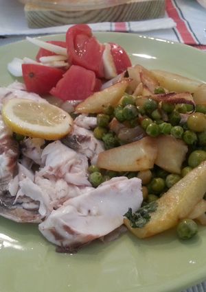 Una foto de Dorada al horno con verduras