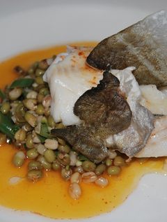 Una foto de Bacalao confitado con vinagreta de soja
