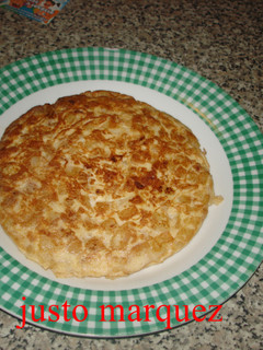 Una foto de Tortilla de patatas con cebolla