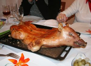 Una foto de Lechón al horno al estilo de Maggitta