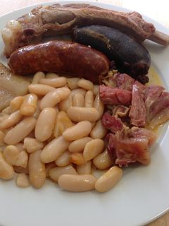 Una foto de Fabada Asturiana tradicional y casera
