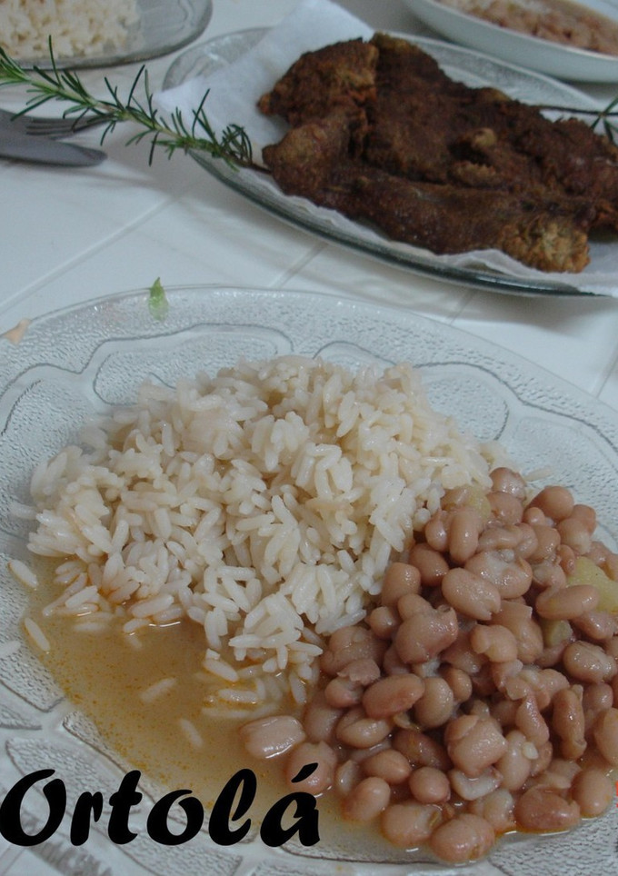 Una foto de Arroz con feijao