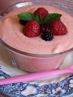 Una foto de Crema tutti frutti helada