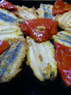 Una foto de Anchoas frescas rebozadas con pimientos