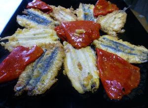 Una foto de Anchoas frescas rebozadas con pimientos
