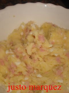 Una foto de Puré de patatas con nata y jamón